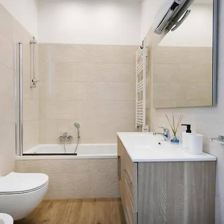 Апартаменти Guesthost - Oriens 24 - Comfy & Roomy *